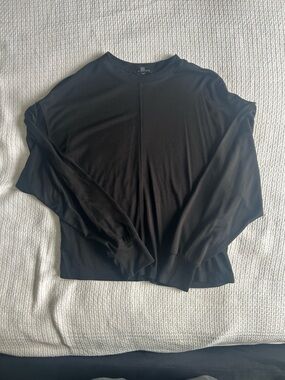 Dynamite Black Crew Neck Long-Sleeve Top